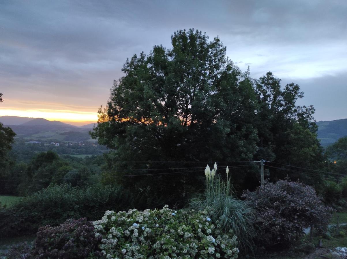 Gite Des 3 Arbres Aramits Exterior photo